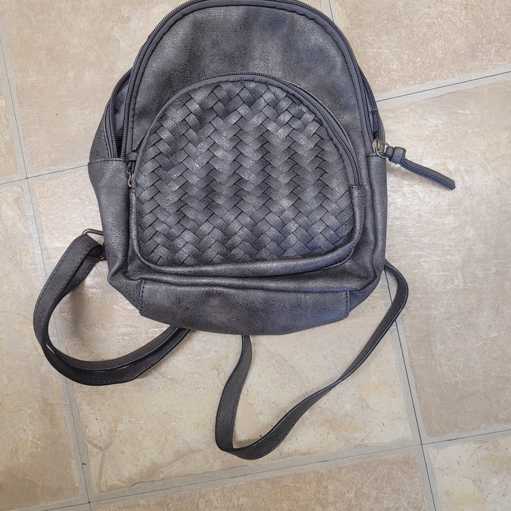 Bueno Metallic Gray Backpack